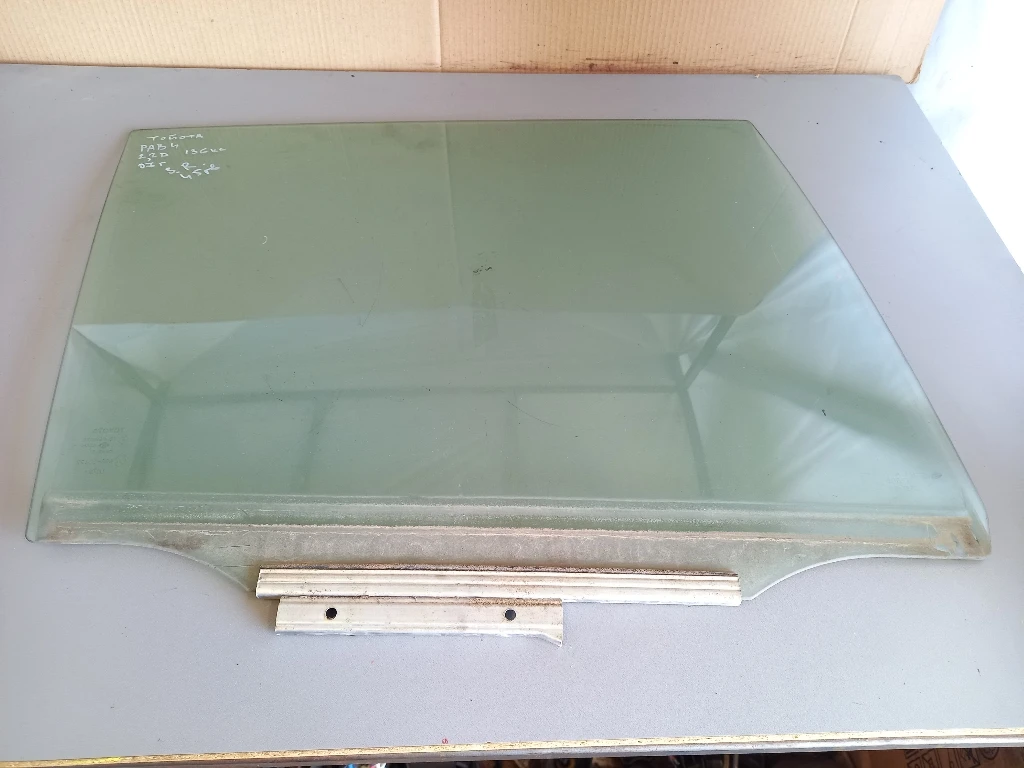 Стъкло врата задно дясно Тойота Рав (н)