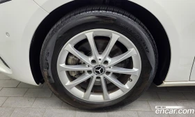 Mercedes-Benz A 220 A220 Hatchback, снимка 5
