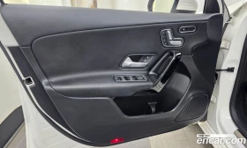 Mercedes-Benz A 220 A220 Hatchback, снимка 14