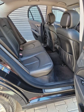 Mercedes-Benz E 320, снимка 10