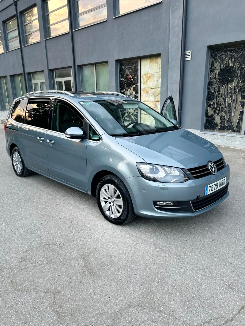 VW Sharan Higline 2.0tdi РЕАЛНИ км Лизинг, Пълна сервизна ис, снимка 1 - Автомобили и джипове - 47274250