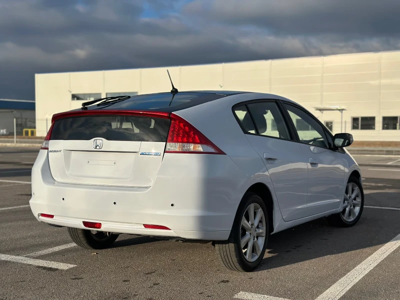 Honda Insight 1.3 i-VTEC Hybrid Automatic CVT, снимка 3 - Автомобили и джипове - 48272944