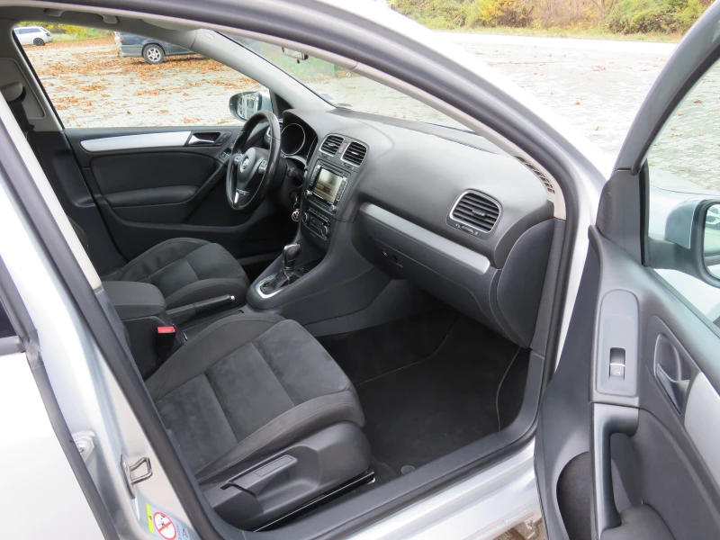 VW Golf * 1.6TDI DSG NAVI TEMPOMAT РЕГИСТРИРАН* , снимка 12 - Автомобили и джипове - 52378529