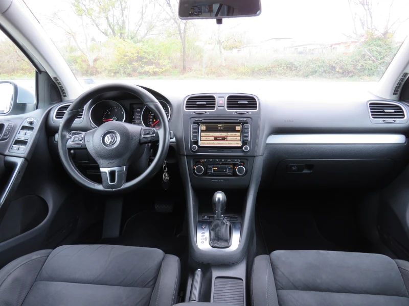 VW Golf * 1.6TDI DSG NAVI TEMPOMAT РЕГИСТРИРАН* , снимка 13 - Автомобили и джипове - 52378529