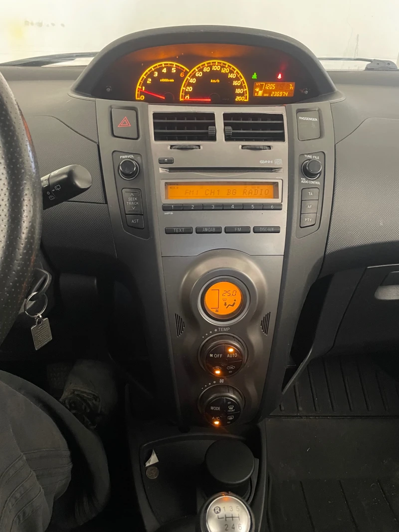 Toyota Yaris Facelift, снимка 9 - Автомобили и джипове - 52853362