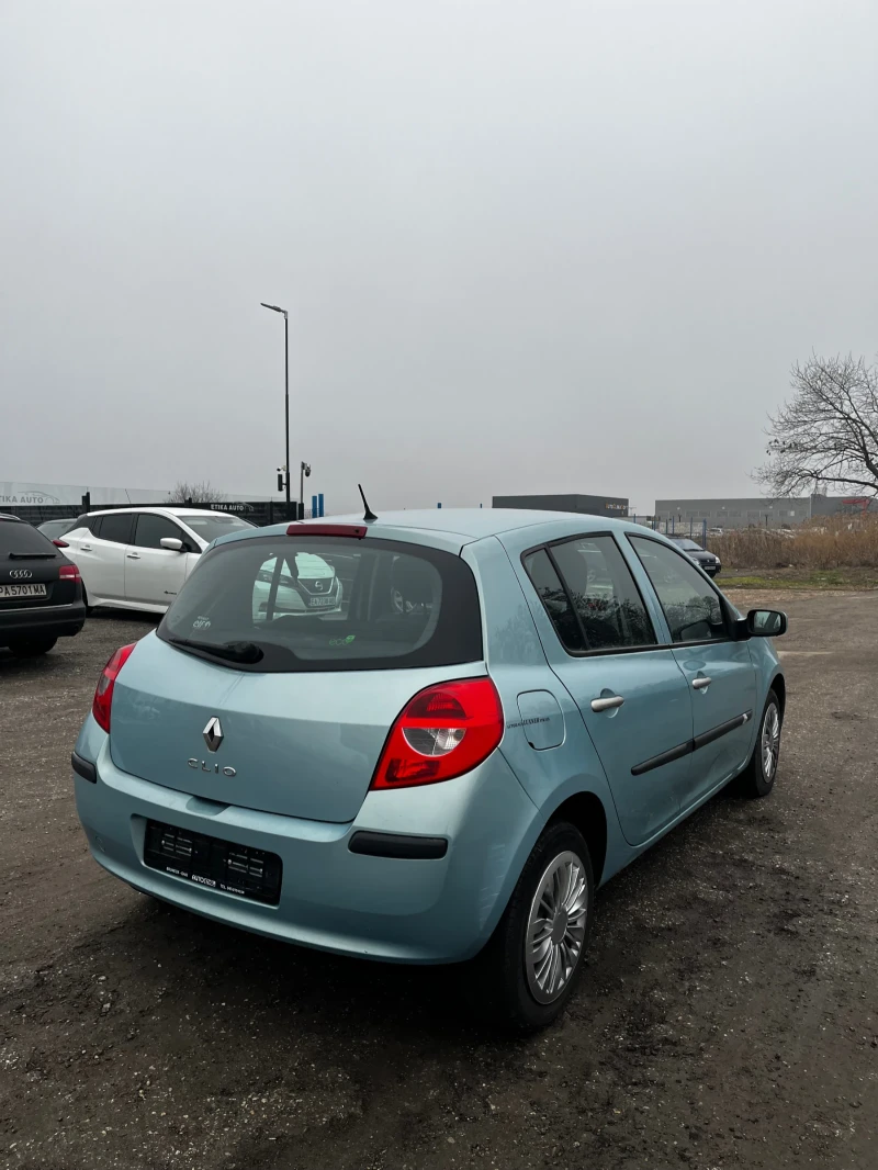 Renault Clio 1.2, снимка 6 - Автомобили и джипове - 52875330