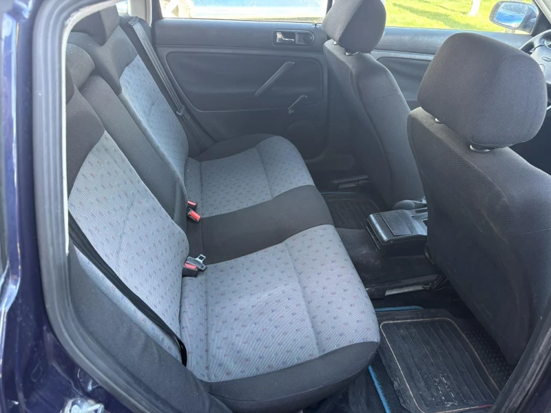 VW Passat, снимка 4 - Автомобили и джипове - 53050767