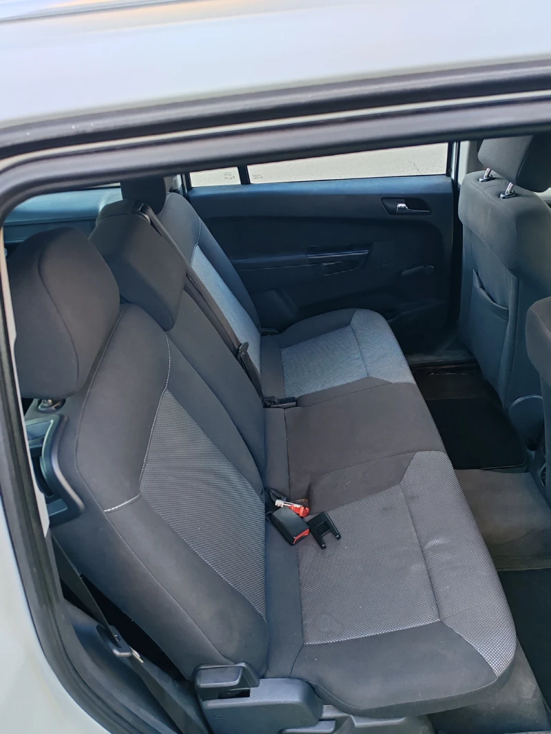 Opel Zafira 1.9, снимка 10 - Автомобили и джипове - 53430069