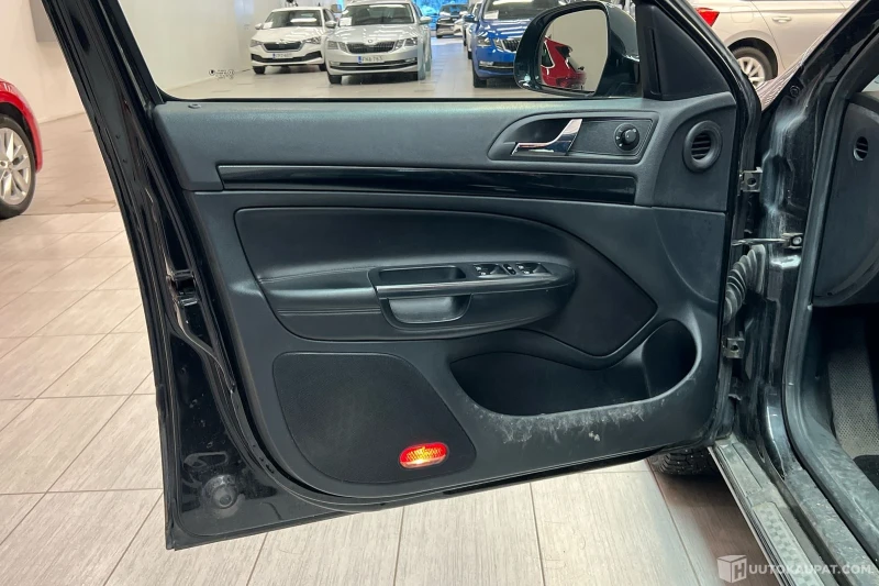 Skoda Octavia 2.0 VRS 170H.P Diesel DSG, снимка 8 - Автомобили и джипове - 53470267