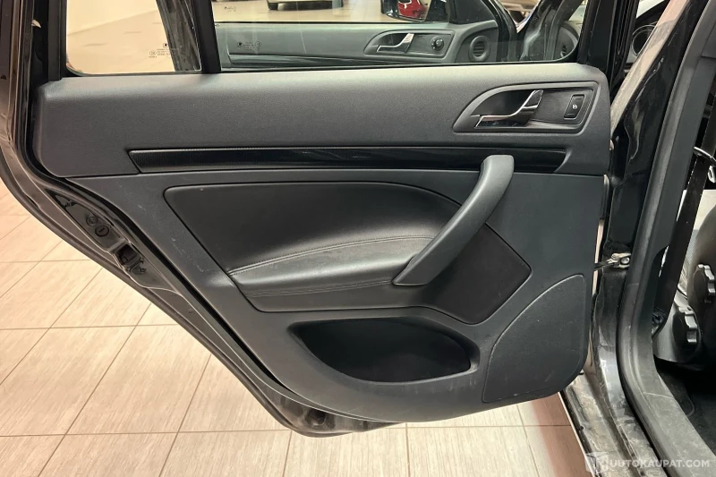 Skoda Octavia 2.0 VRS 170H.P Diesel DSG, снимка 9 - Автомобили и джипове - 53470267