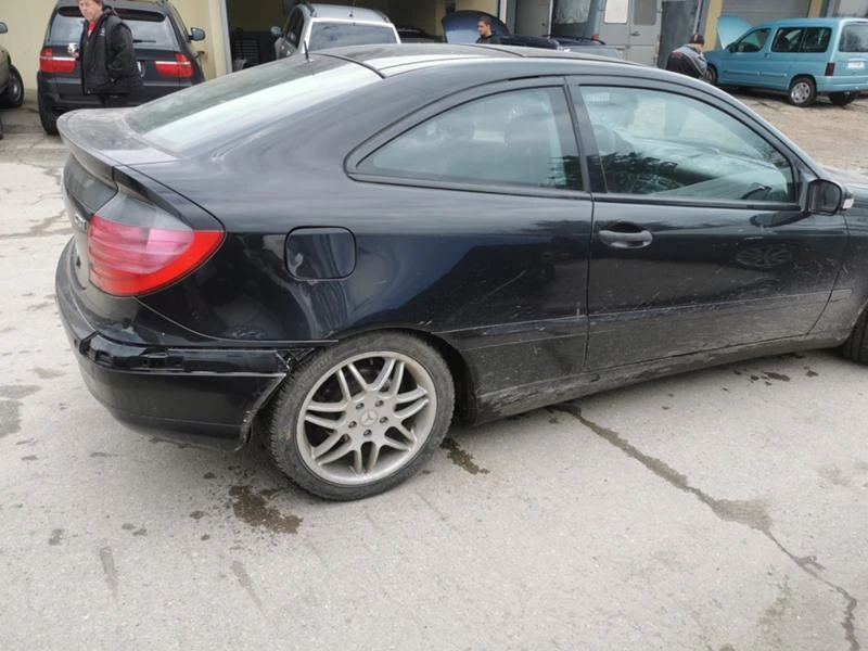 Mercedes-Benz C 220 2бр 2.2CDI 150К.С. 143к.с., снимка 14 - Автомобили и джипове - 27932377