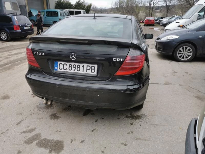 Mercedes-Benz C 220 2бр 2.2CDI 150К.С. 143к.с., снимка 15 - Автомобили и джипове - 27932377