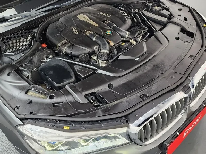 BMW 750 Li xDrive Premium, снимка 6 - Автомобили и джипове - 53518441