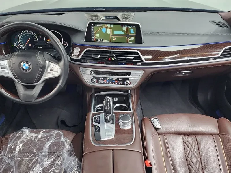 BMW 750 Li xDrive Premium, снимка 7 - Автомобили и джипове - 53518441