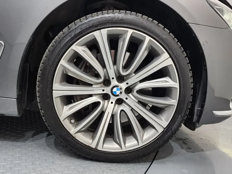 BMW 750 Li xDrive Premium, снимка 5 - Автомобили и джипове - 53518441