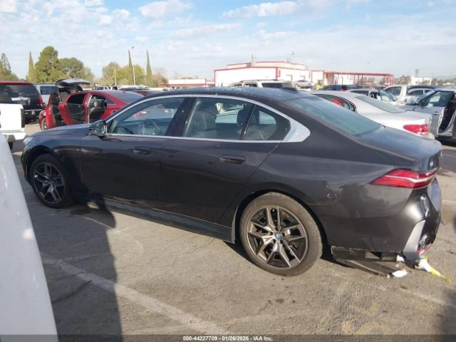 BMW i5 Edrive40, снимка 14 - Автомобили и джипове - 53993513