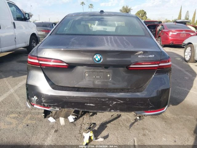BMW i5 Edrive40, снимка 16 - Автомобили и джипове - 53993513
