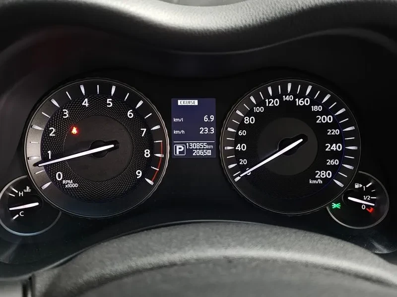 Infiniti Q70 Style 3.7 Бензин, снимка 5 - Автомобили и джипове - 55455680