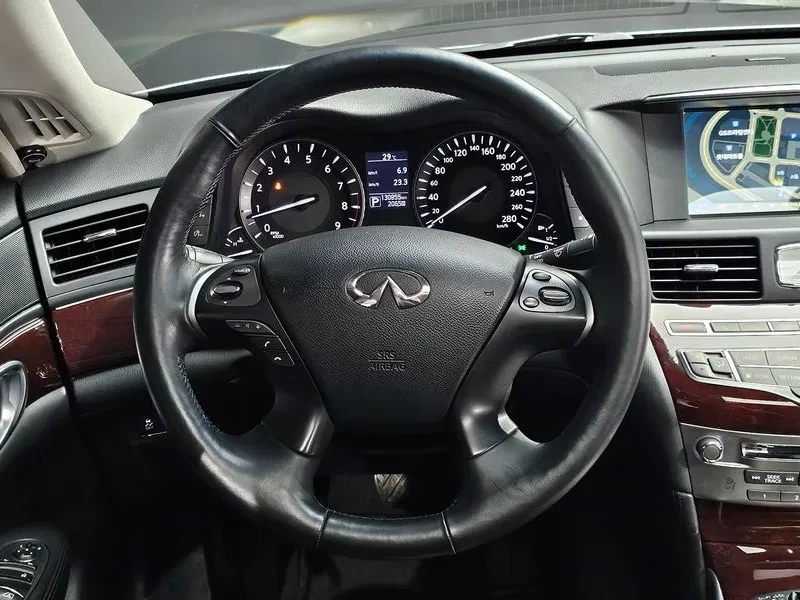 Infiniti Q70 Style 3.7 Бензин, снимка 4 - Автомобили и джипове - 55455680