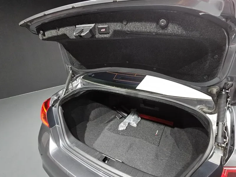 Infiniti Q70 Style 3.7 Бензин, снимка 13 - Автомобили и джипове - 55455680