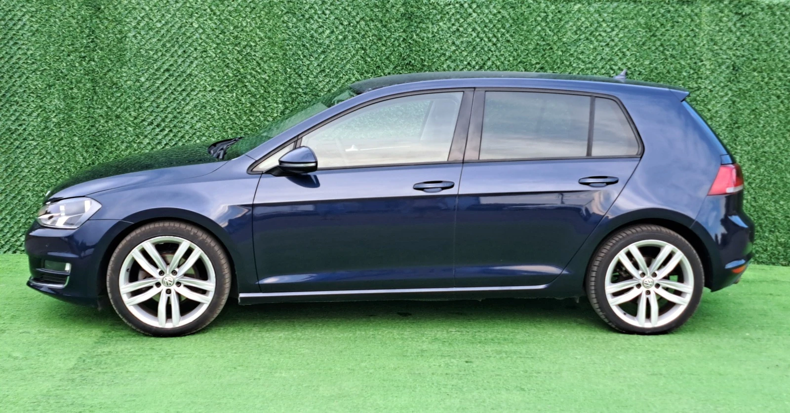 VW Golf 1.6TDI* 7DSG* 105кс* HIGHLINE* НАВИ* КОЖА* KEYLESS - изображение 4