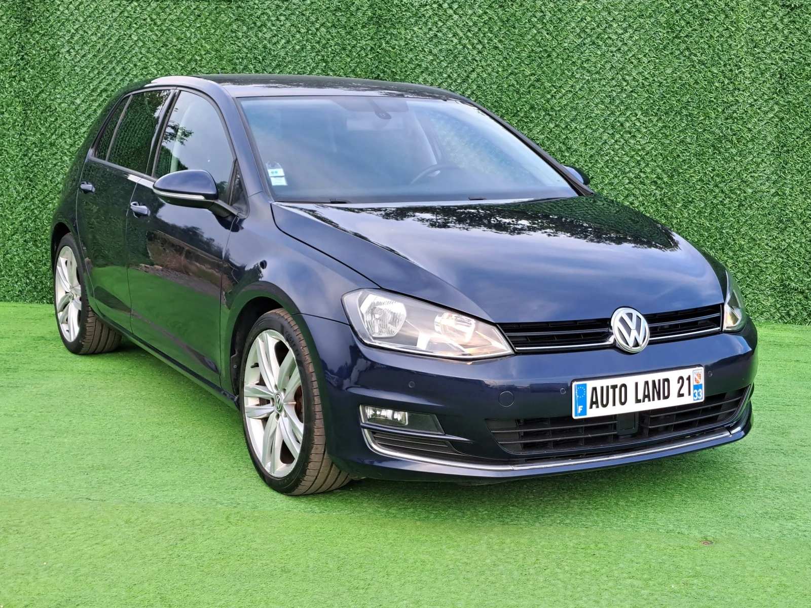 VW Golf 1.6TDI* 7DSG* 105кс* HIGHLINE* НАВИ* КОЖА* KEYLESS - изображение 3