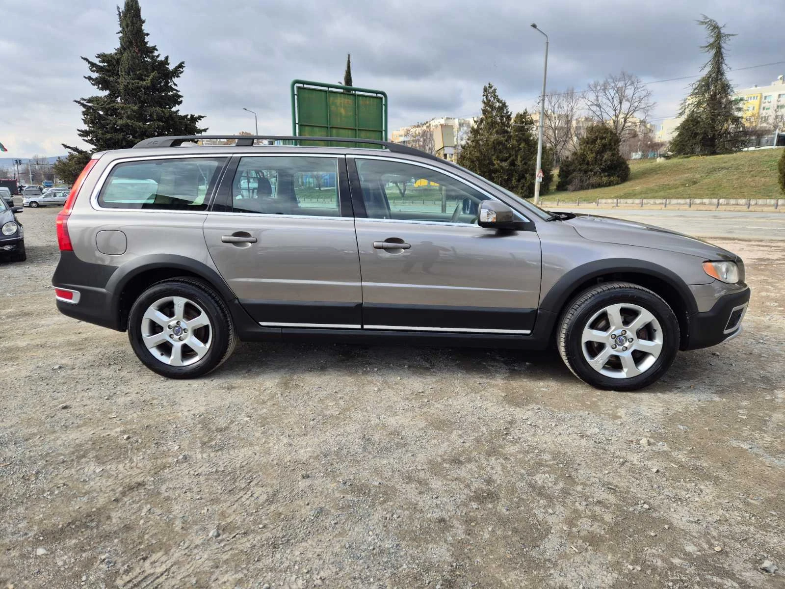 Volvo Xc70 2.4d D5 AWD - изображение 6