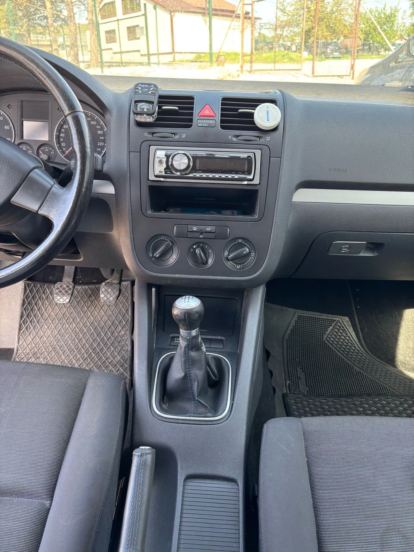 VW Golf 1.6 бензин 102 коня - изображение 9