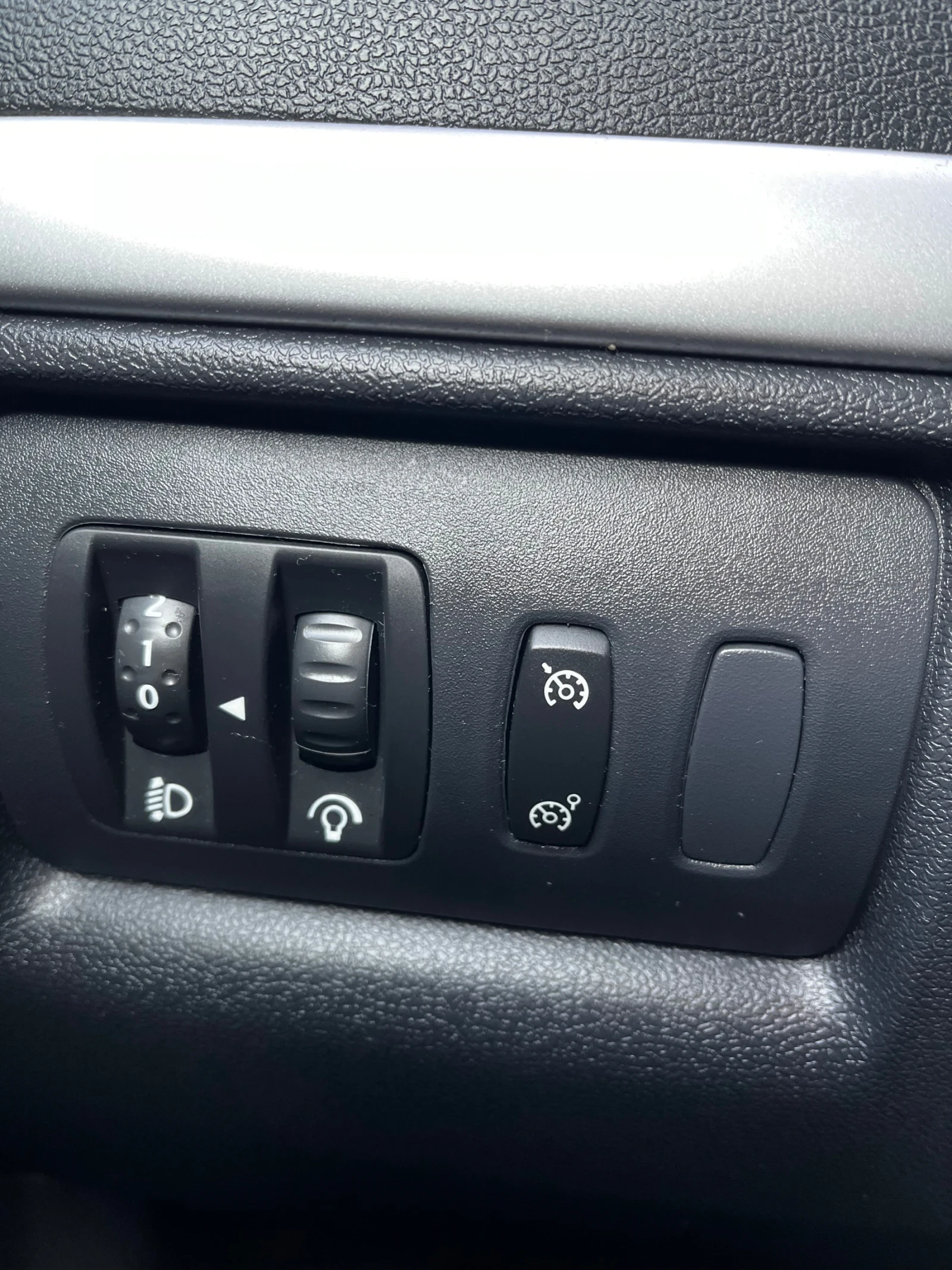 Renault Clio 1.2 - изображение 9