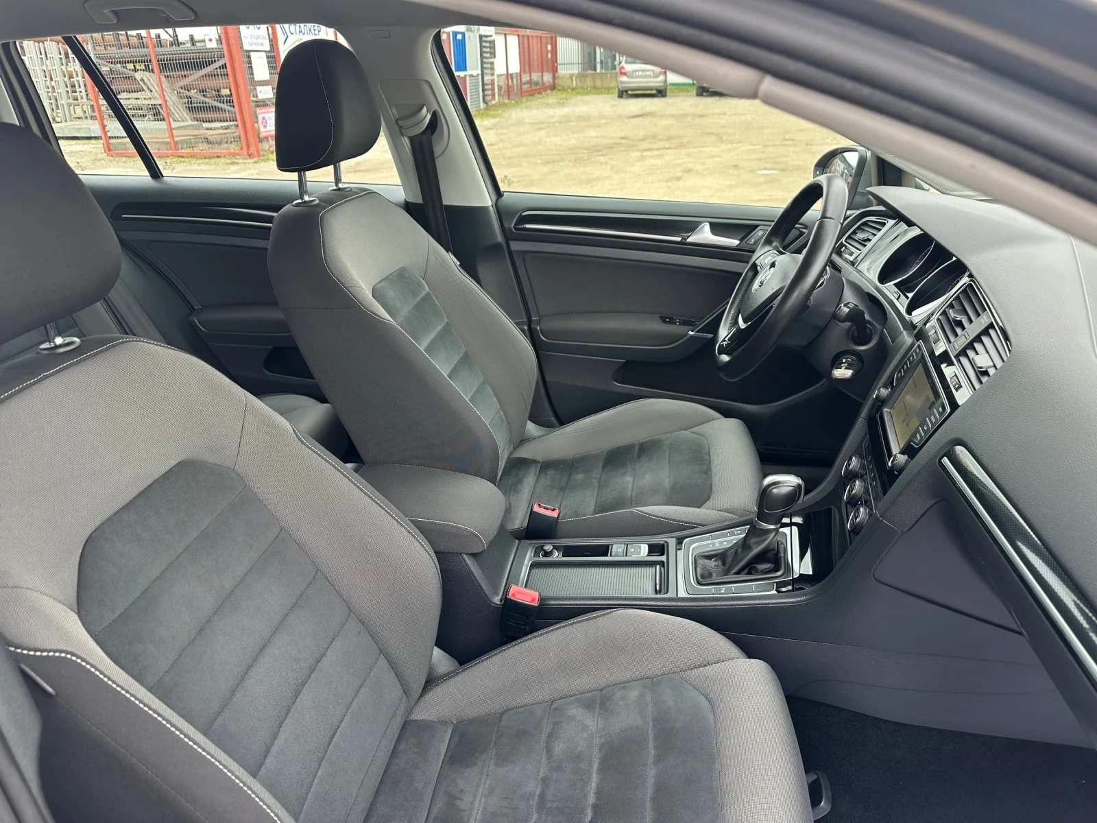 VW Golf 1.6tdi, DSG, Navigation  | Mobile.bg � ����������� 13