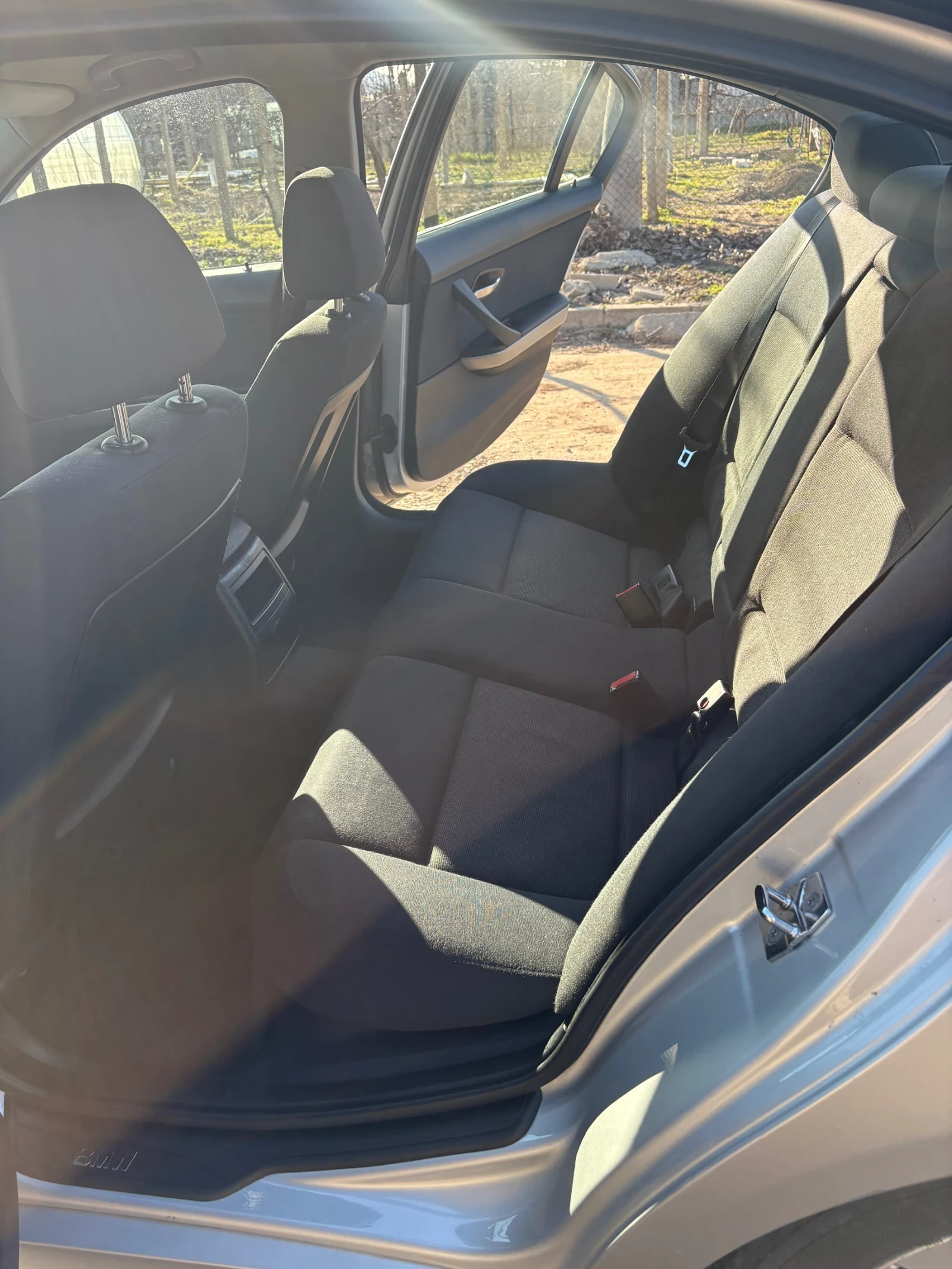 BMW 318 2.0i, снимка 17 - Автомобили и джипове - 53747291