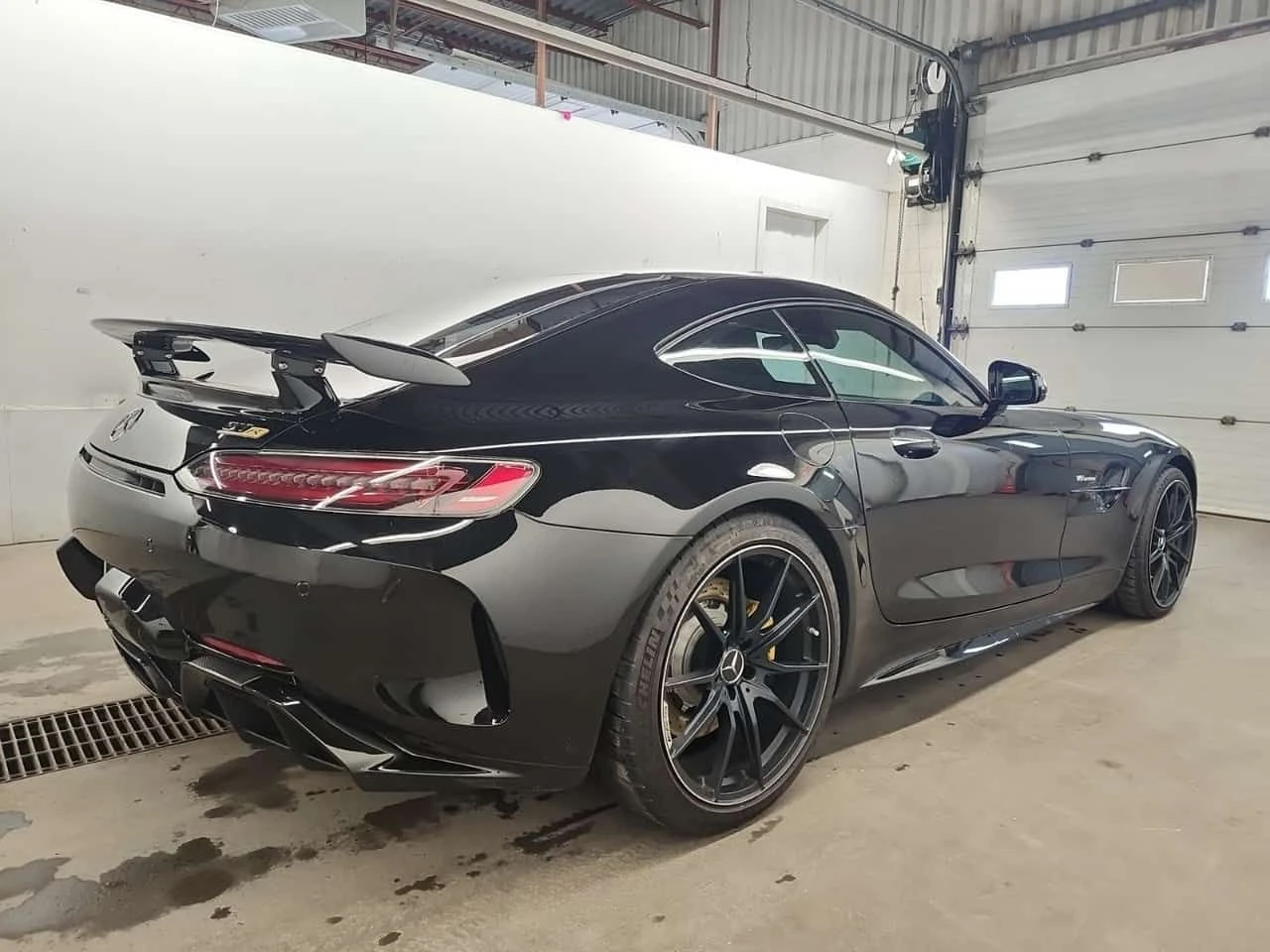 Mercedes-Benz AMG GT R CARBON| 360| ОБДУХВАНЕ| 2 КЛЮЧА| CARFAX|  - изображение 3