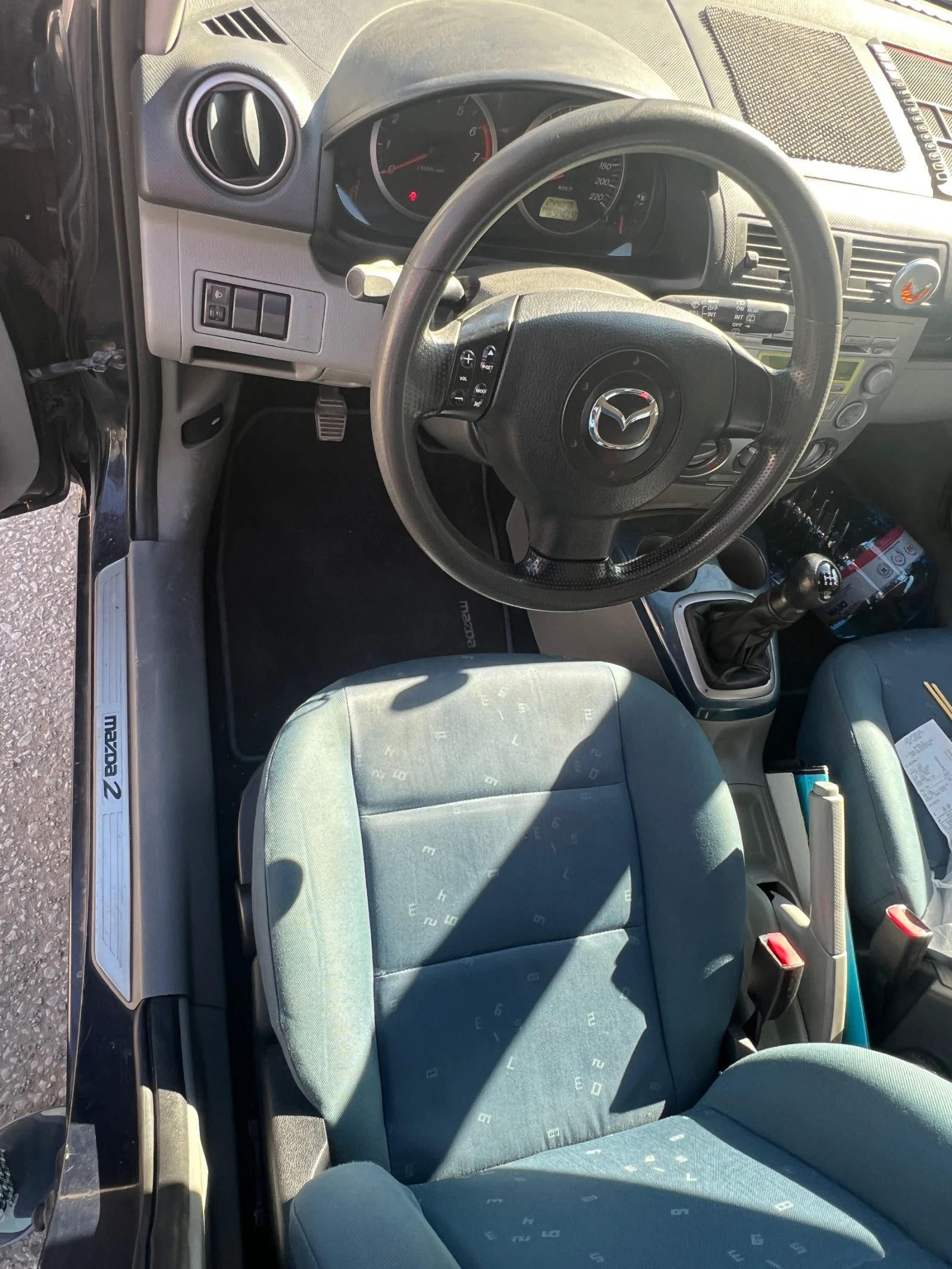 Mazda 2, снимка 8 - Автомобили и джипове - 53791628