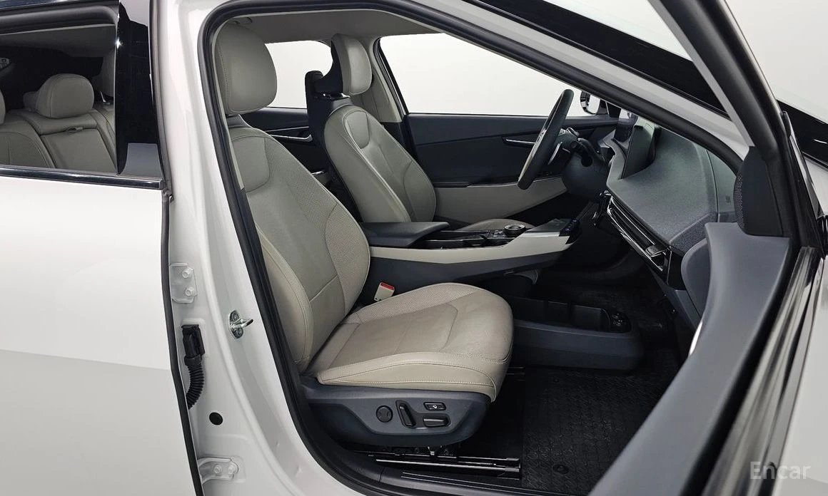 Kia EV6 * 4WD* КОЖА* ПОДГРЕВ* ОБДУХВАНЕ* КАМЕРА* , снимка 9 - Автомобили и джипове - 53977700