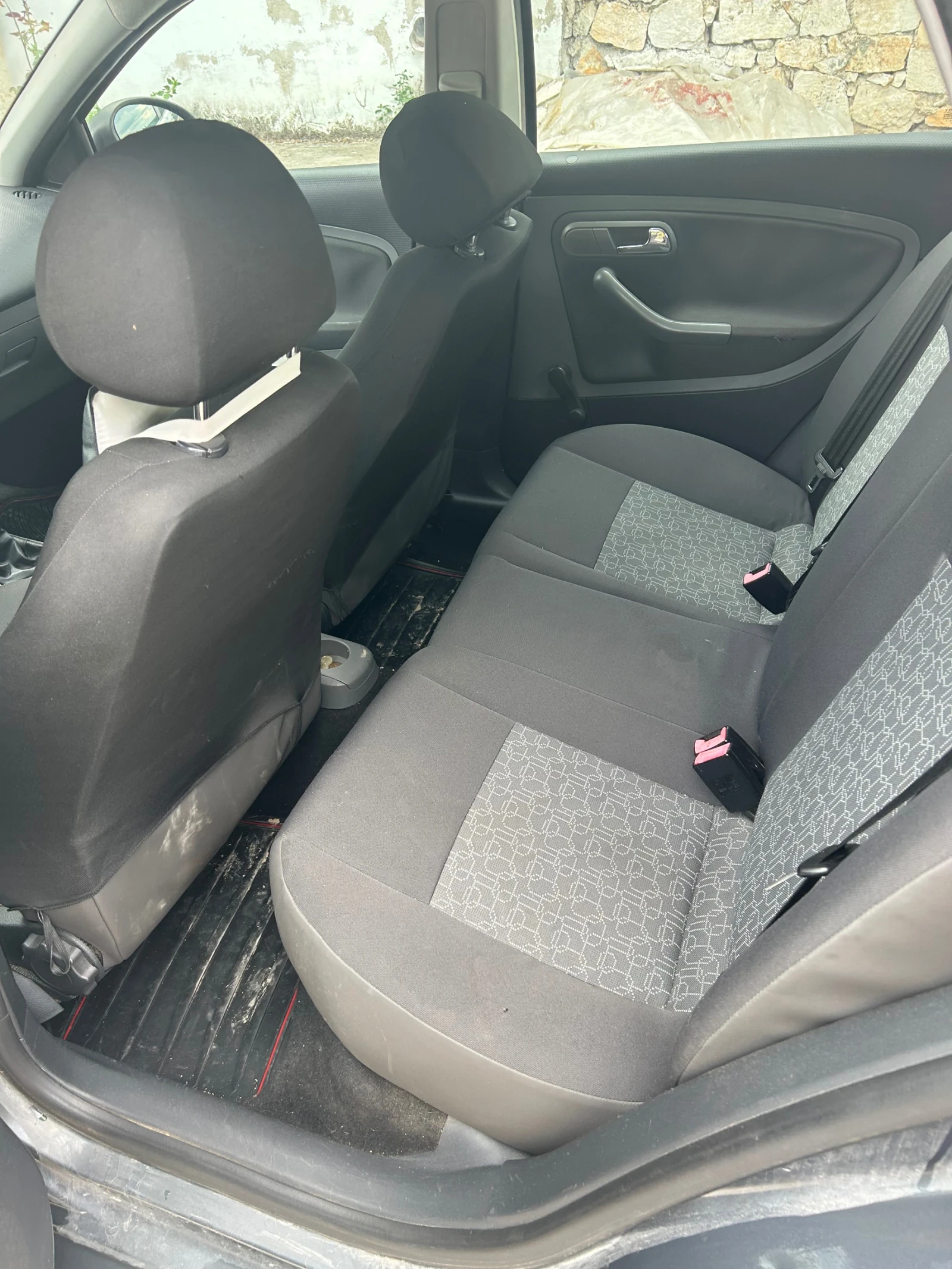 Seat Ibiza, снимка 6 - Автомобили и джипове - 54958442