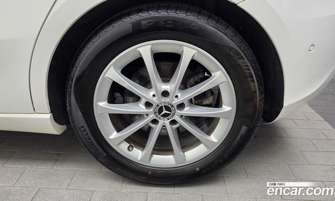 Mercedes-Benz A 220 A220 Hatchback, снимка 7 - Автомобили и джипове - 56117031
