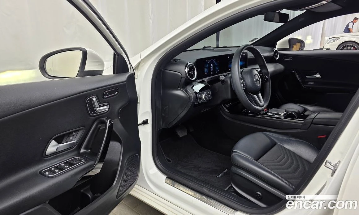 Mercedes-Benz A 220 A220 Hatchback, снимка 13 - Автомобили и джипове - 56117031