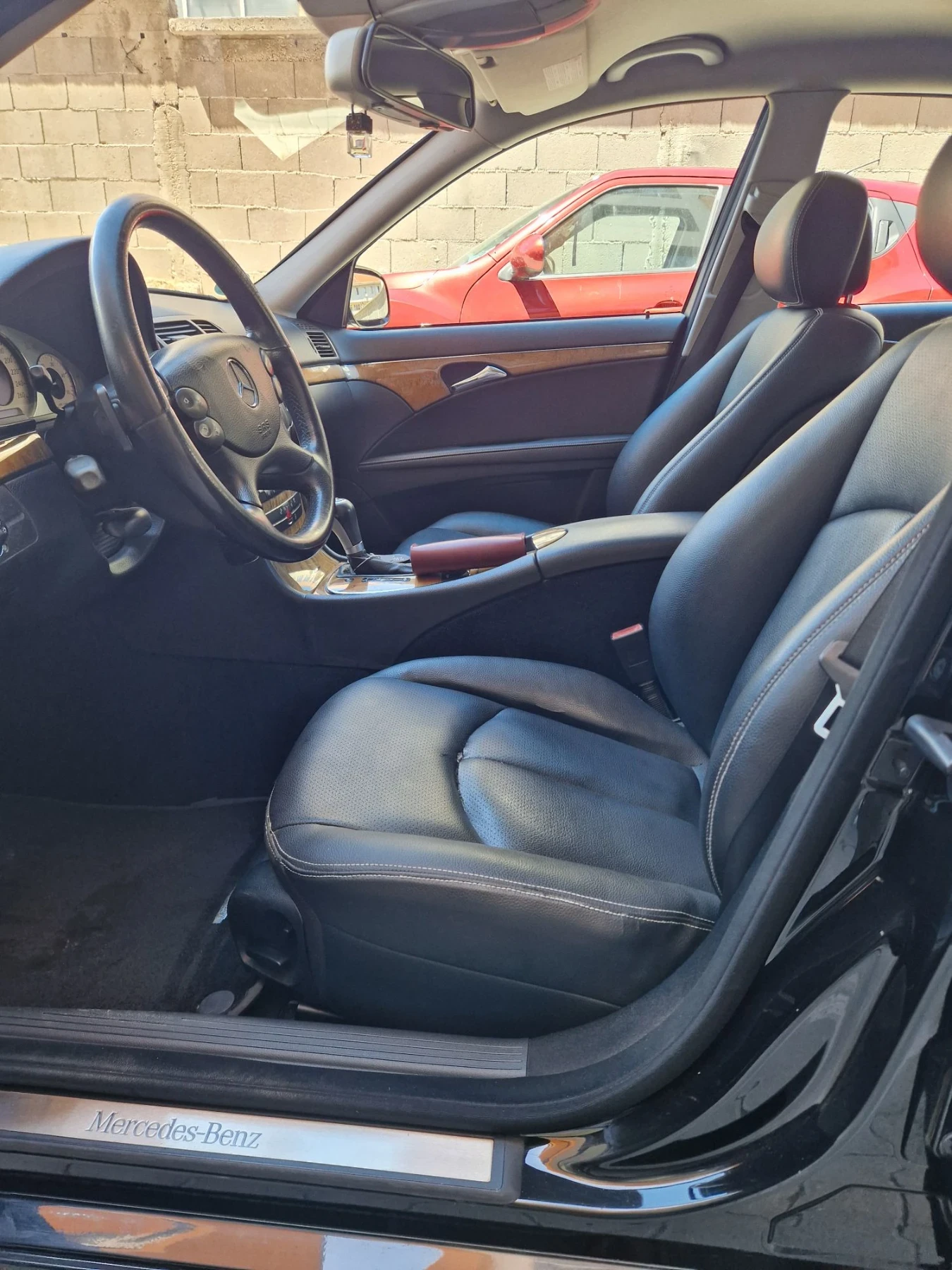 Mercedes-Benz E 320, снимка 8 - Автомобили и джипове - 56297618
