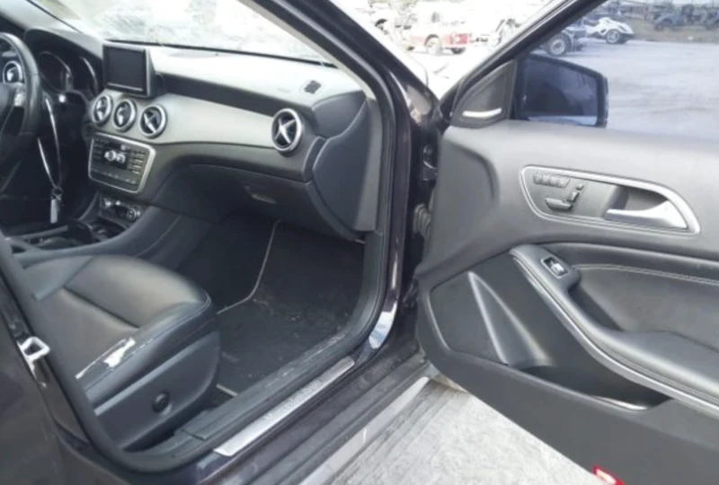 Mercedes-Benz GLA 250, снимка 11 - Автомобили и джипове - 48405509