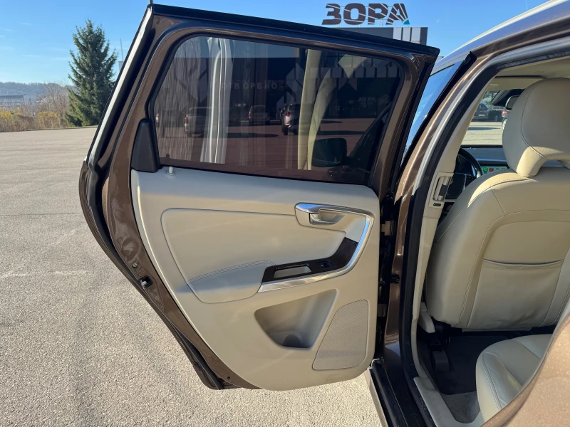 Volvo XC60 3.0 T6 AWD 304к.с. 2014 , снимка 11 - Автомобили и джипове - 53076634
