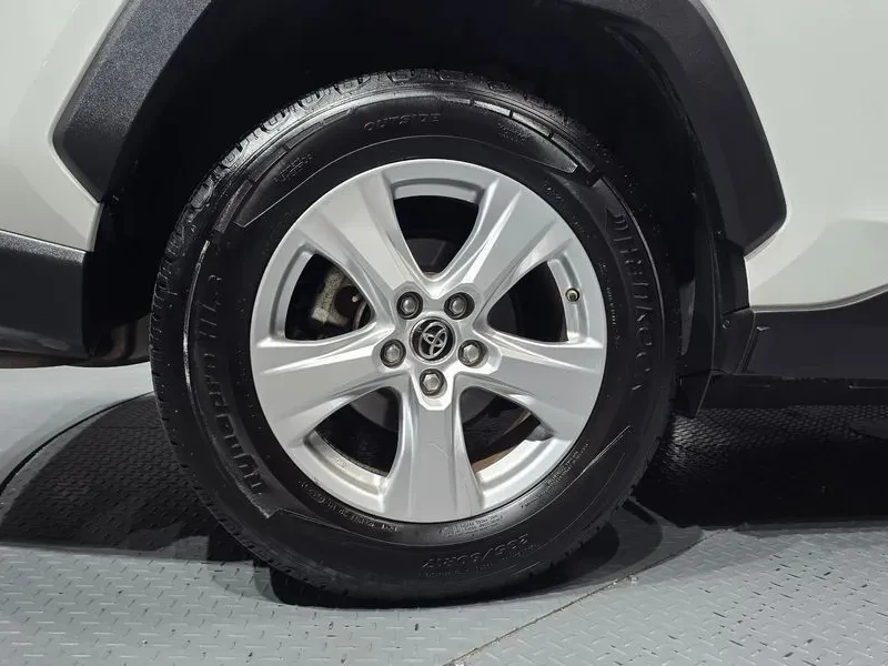 Toyota Rav4 2.5 2Wd, снимка 5 - Автомобили и джипове - 56131092