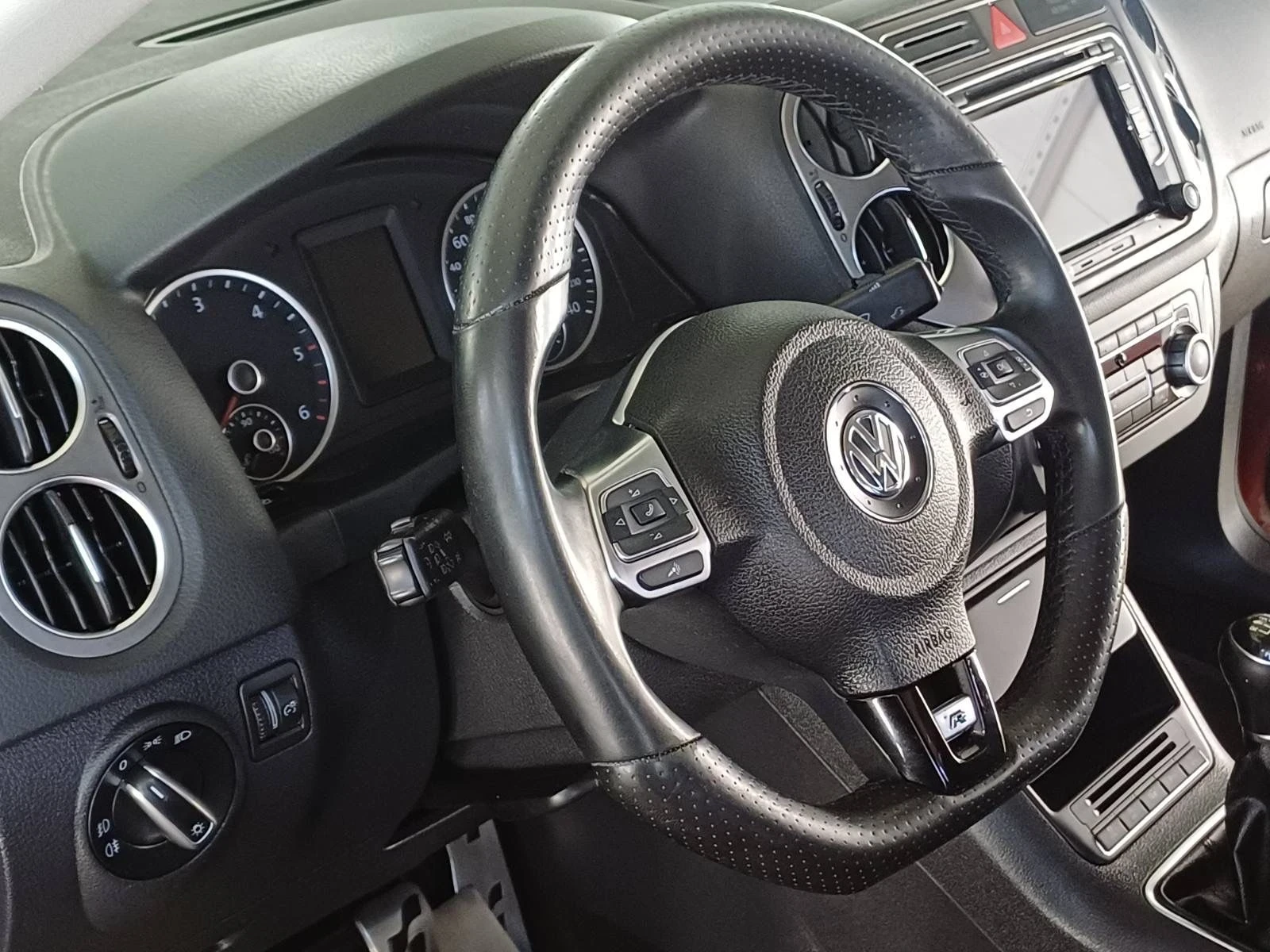 VW Tiguan R LINE - изображение 7