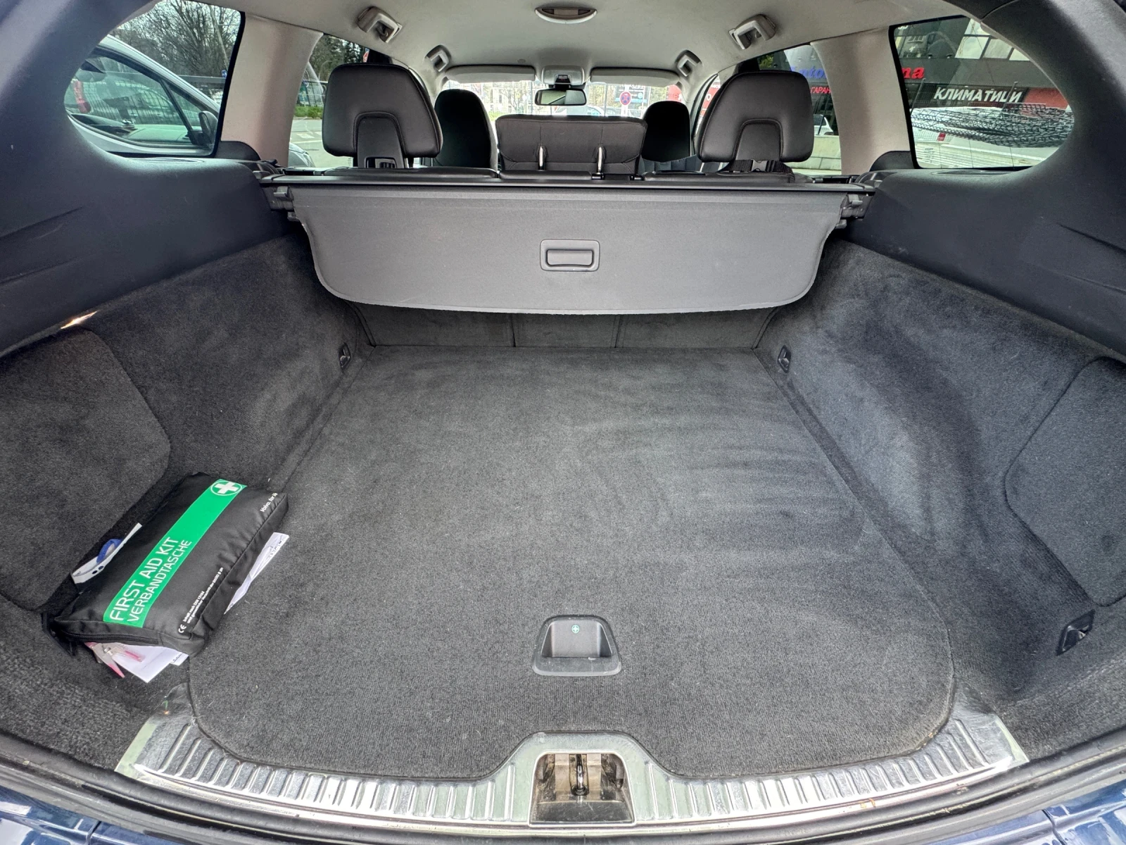 Volvo XC60 2.4 D5 Summum AWD, снимка 14 - Автомобили и джипове - 54198618