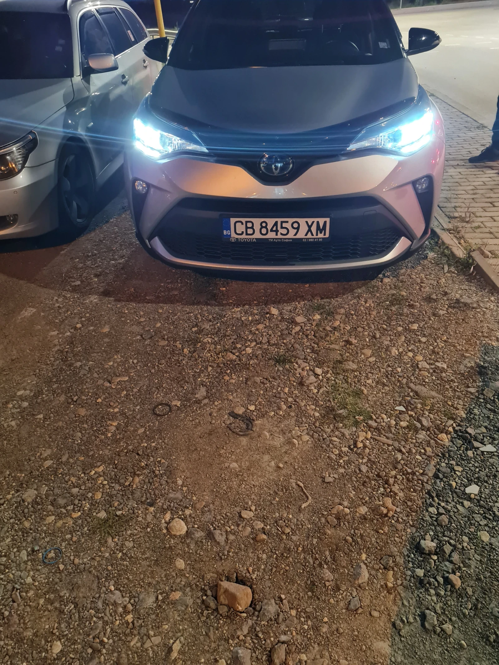 Toyota C-HR 1.8 Hybrid Club Bitone, снимка 12 - Автомобили и джипове - 54431037