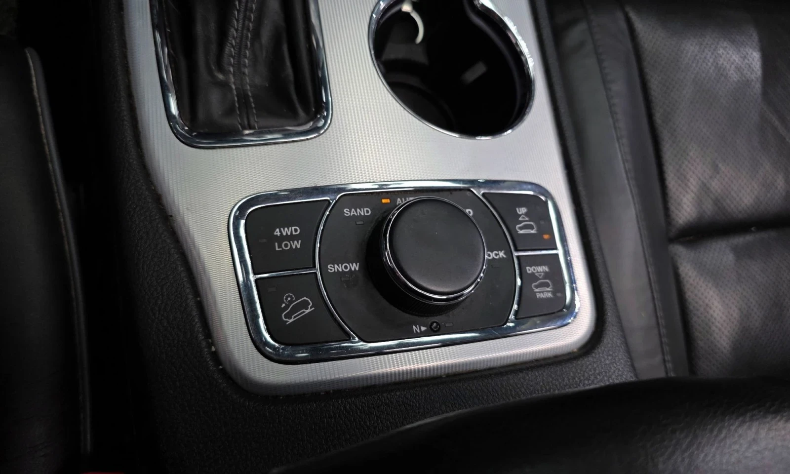 Jeep Grand cherokee Summit* FULL* 3.6, снимка 13 - Автомобили и джипове - 54754947