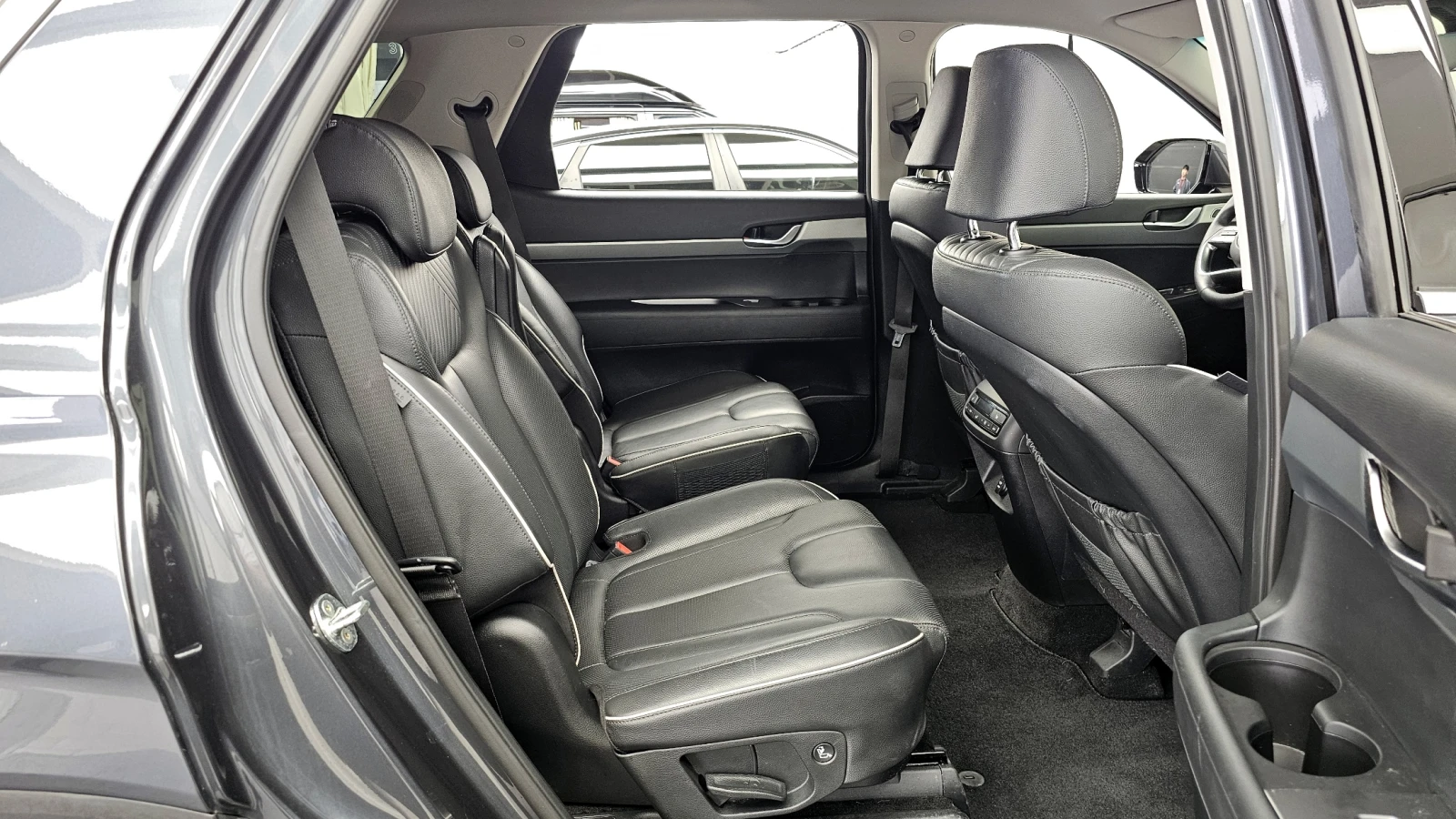 Hyundai Palisade 3.8* EXCLUSIVE* ПОДГРЕВ* ОБДУХВАНЕ* ДИСТРОНИК* 360, снимка 15 - Автомобили и джипове - 54964455