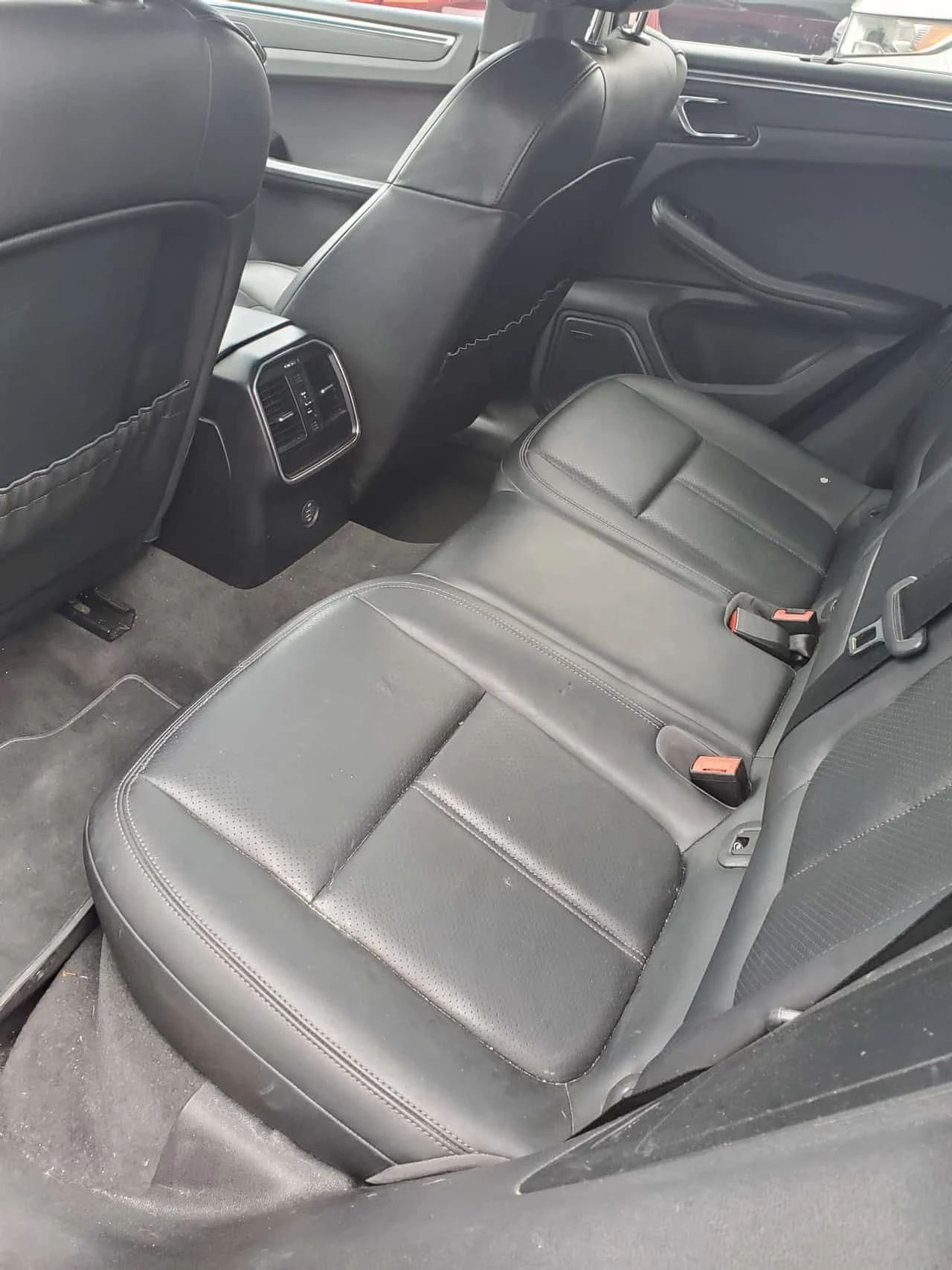 Porsche Macan * AWD 4dr * CARFAX * ОПЦИЯ ЗА ФИНАНСИРАНЕ, снимка 11 - Автомобили и джипове - 55244815