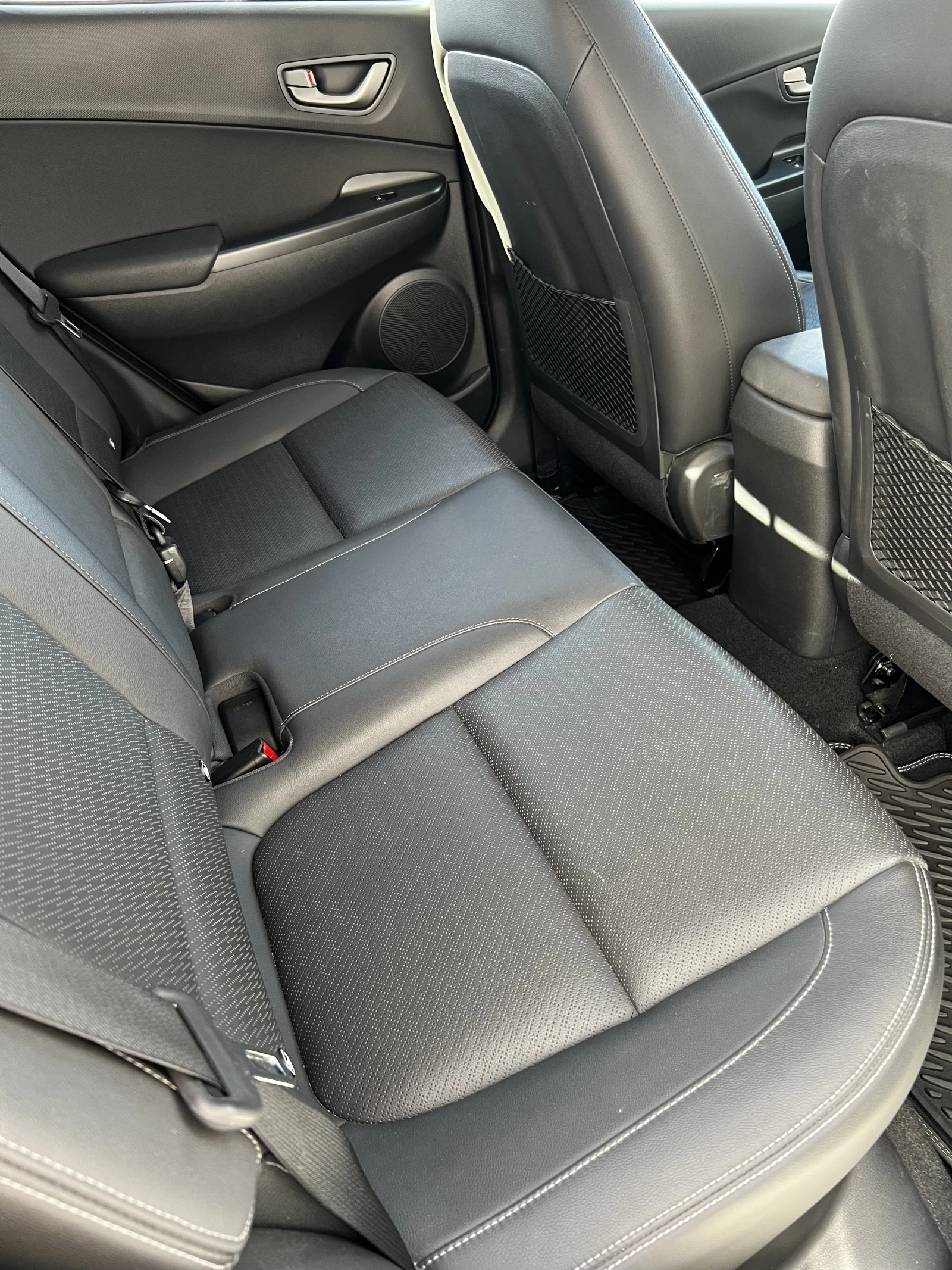 Hyundai Kona Premium 4WD, снимка 13 - Автомобили и джипове - 56252391