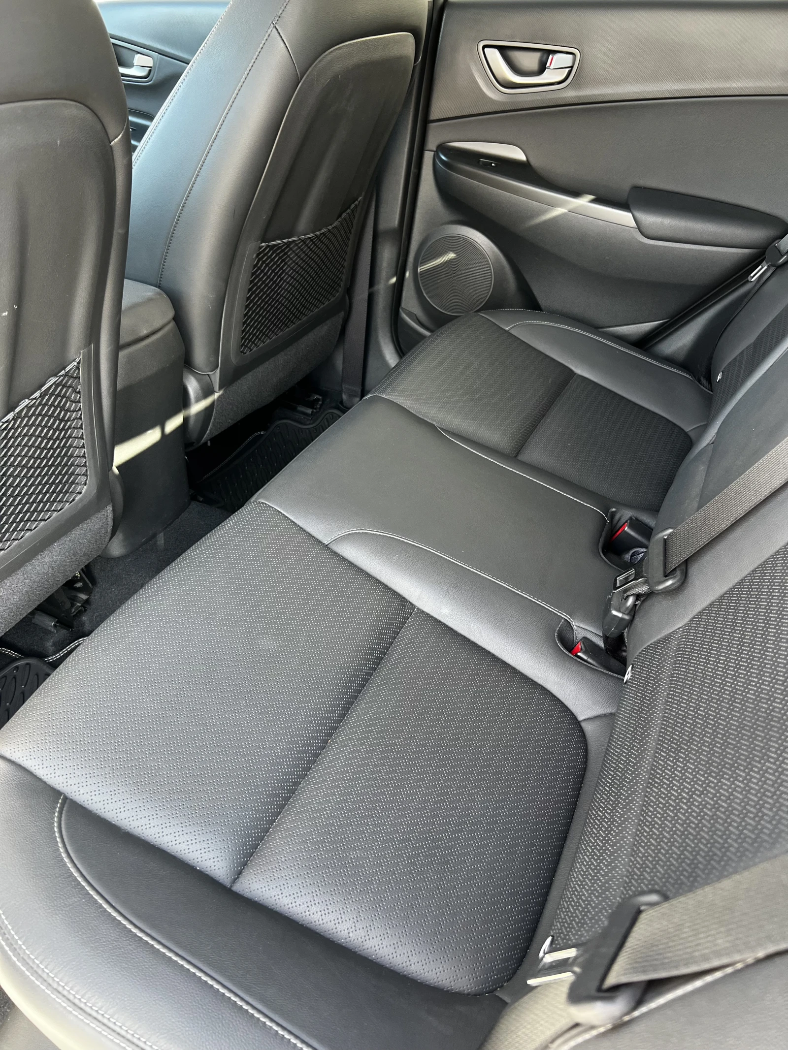 Hyundai Kona Premium 4WD, снимка 12 - Автомобили и джипове - 56252391