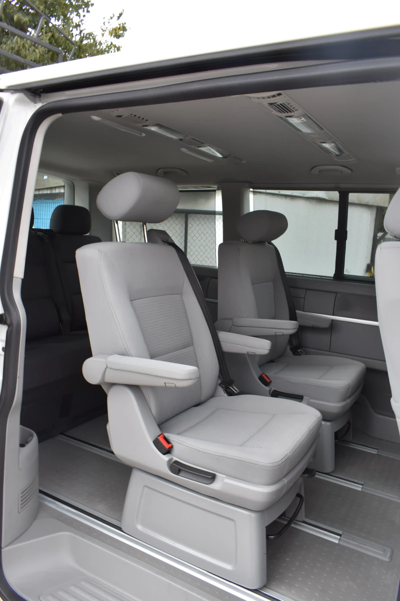 VW Multivan 2.0ТDI* 6+ 1места* 4х4, снимка 12 - Бусове и автобуси - 51933093